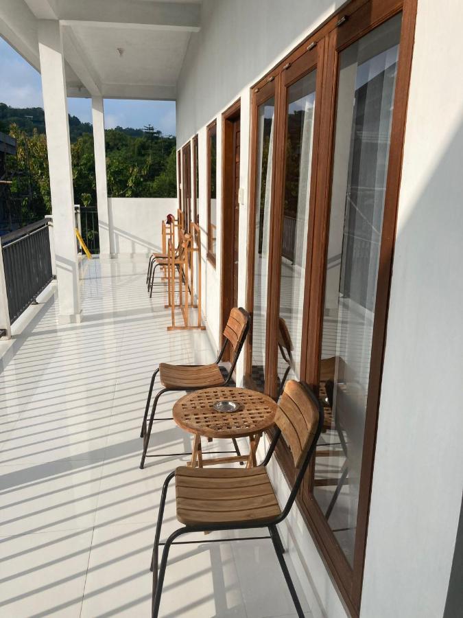 Villa Iris Homestay อูลูวาตู ภายนอก รูปภาพ